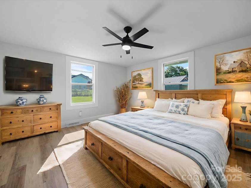 3 Maple Street, Great Falls, SC 29055.  MLS# CAR4283364, YatesRealty ID 27647. 