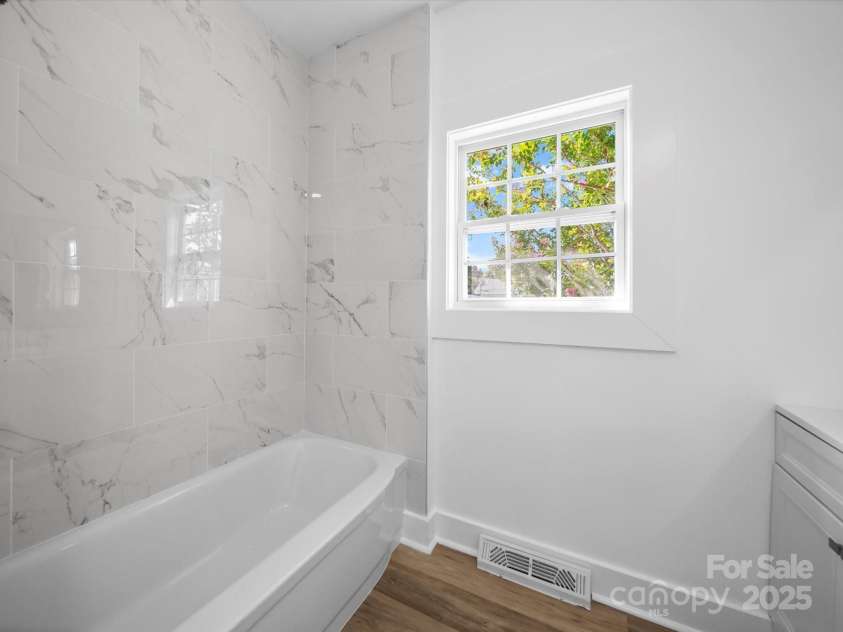 3 Maple Street, Great Falls, SC 29055.  MLS# CAR4283364, YatesRealty ID 27647. 