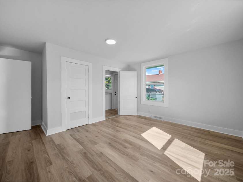 3 Maple Street, Great Falls, SC 29055.  MLS# CAR4283364, YatesRealty ID 27647. 