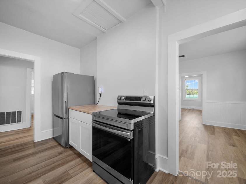 3 Maple Street, Great Falls, SC 29055.  MLS# CAR4283364, YatesRealty ID 27647. 