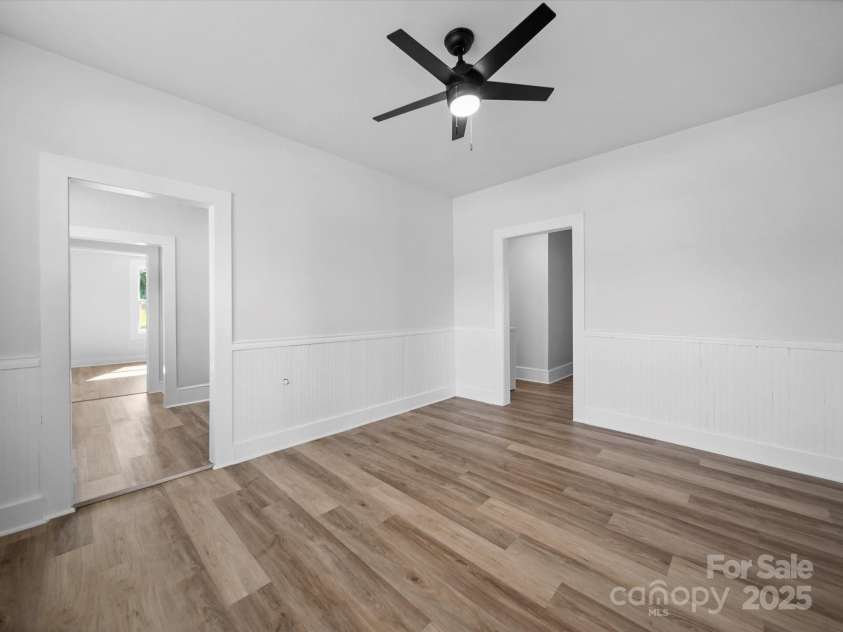 3 Maple Street, Great Falls, SC 29055.  MLS# CAR4283364, YatesRealty ID 27647. 