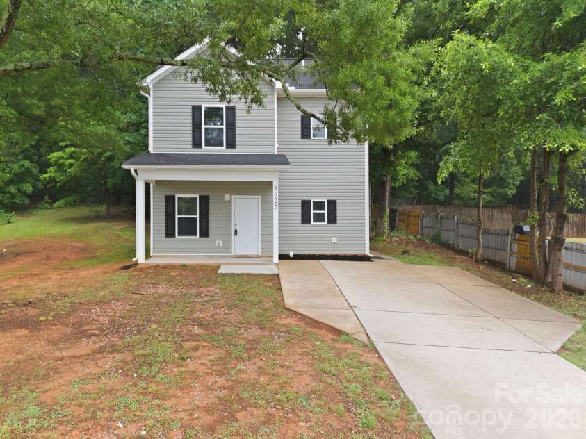 8625 Terra Cotta Drive, Charlotte, NC 28215.  MLS# CAR4387374, YatesRealty ID 27647. 