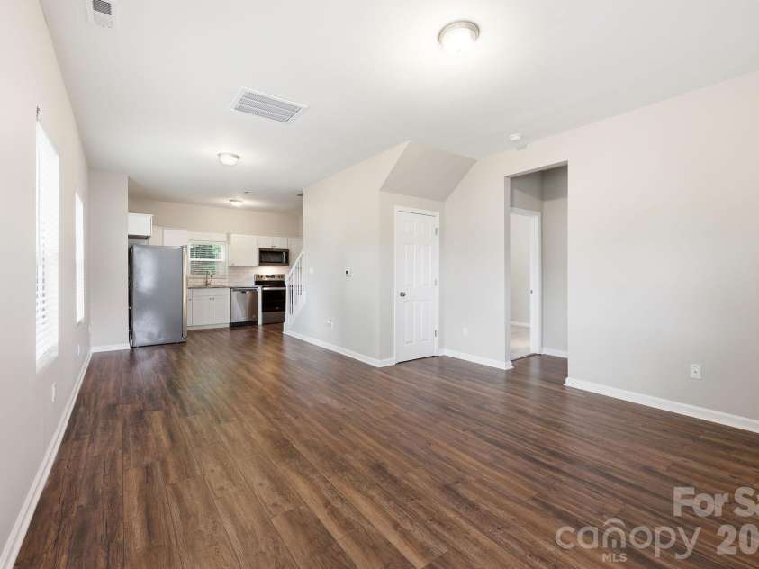 8625 Terra Cotta Drive, Charlotte, NC 28215.  MLS# CAR4387374, YatesRealty ID 27647. 