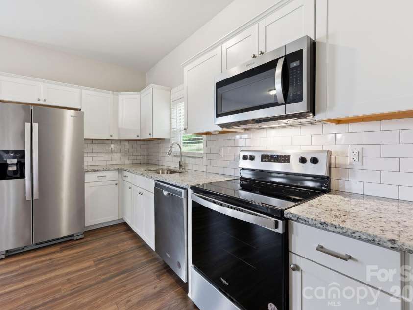8625 Terra Cotta Drive, Charlotte, NC 28215.  MLS# CAR4387374, YatesRealty ID 27647. 