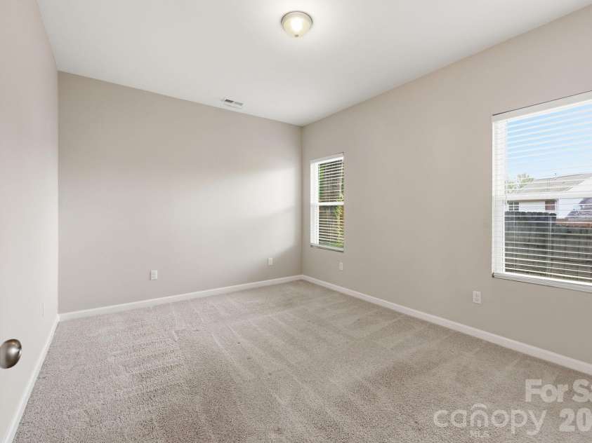 8625 Terra Cotta Drive, Charlotte, NC 28215.  MLS# CAR4387374, YatesRealty ID 27647. 