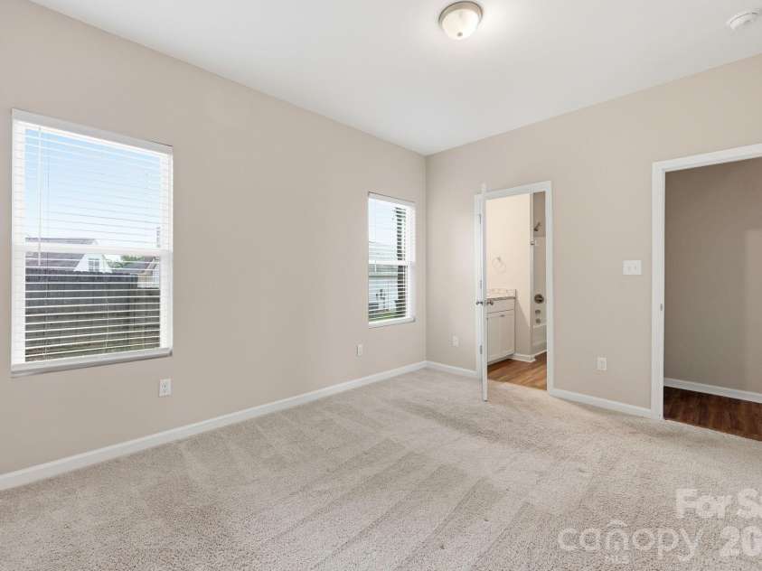8625 Terra Cotta Drive, Charlotte, NC 28215.  MLS# CAR4387374, YatesRealty ID 27647. 
