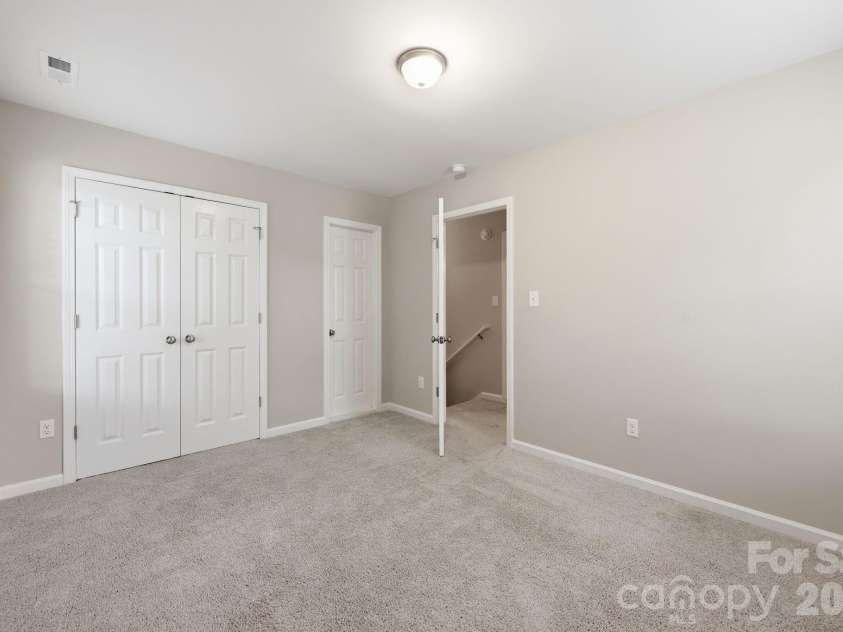 8625 Terra Cotta Drive, Charlotte, NC 28215.  MLS# CAR4387374, YatesRealty ID 27647. 