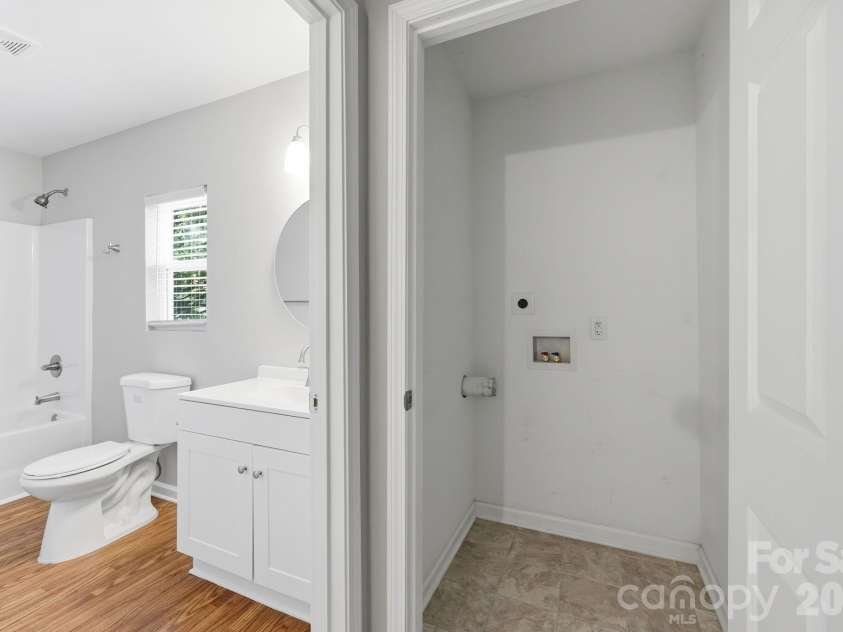 8625 Terra Cotta Drive, Charlotte, NC 28215.  MLS# CAR4387374, YatesRealty ID 27647. 