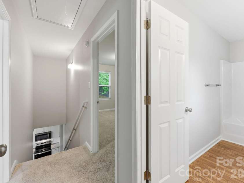8625 Terra Cotta Drive, Charlotte, NC 28215.  MLS# CAR4387374, YatesRealty ID 27647. 