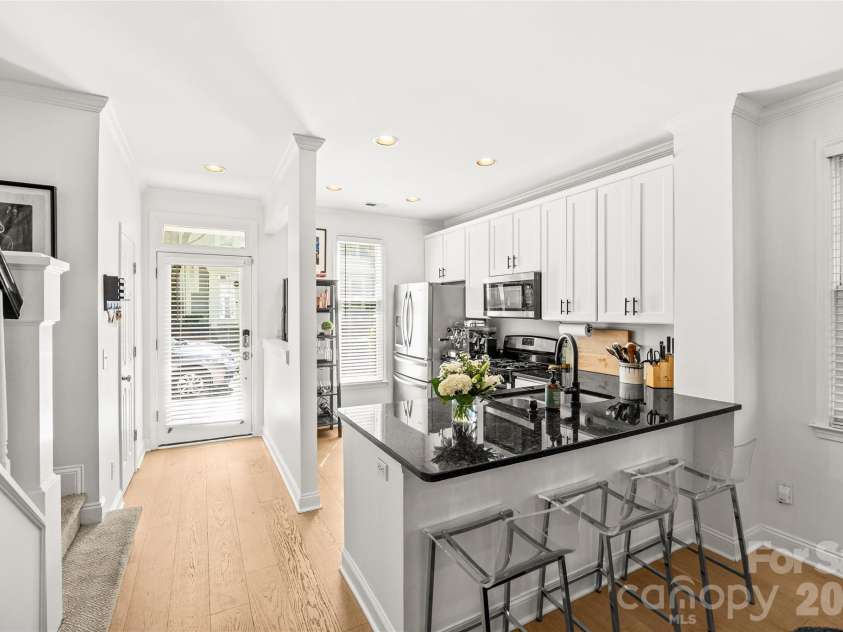 1536 Cleveland Avenue, Charlotte, NC 28203.  MLS# CAR4383112, YatesRealty ID 27649. 