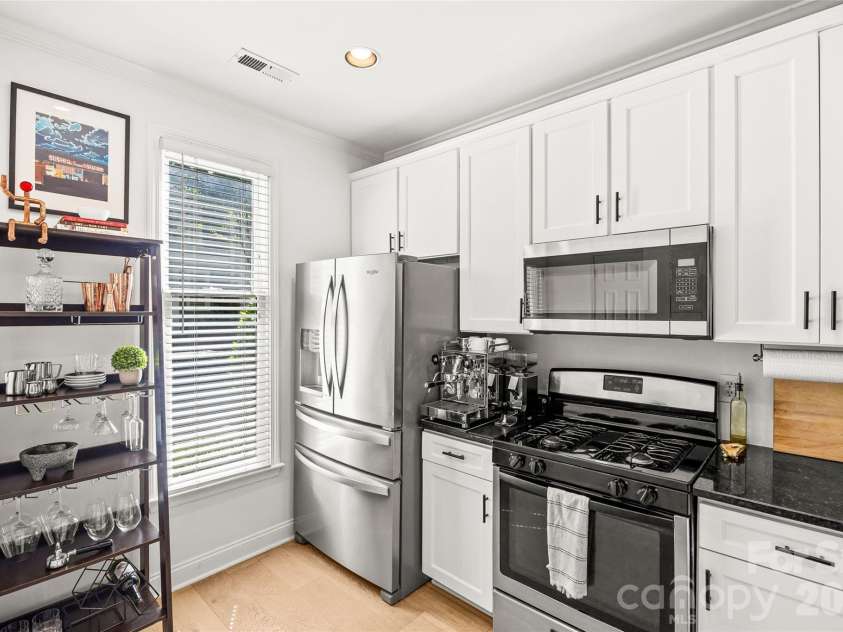 1536 Cleveland Avenue, Charlotte, NC 28203.  MLS# CAR4383112, YatesRealty ID 27649. 