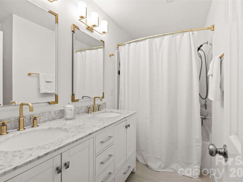 1536 Cleveland Avenue, Charlotte, NC 28203.  MLS# CAR4383112, YatesRealty ID 27649. 
