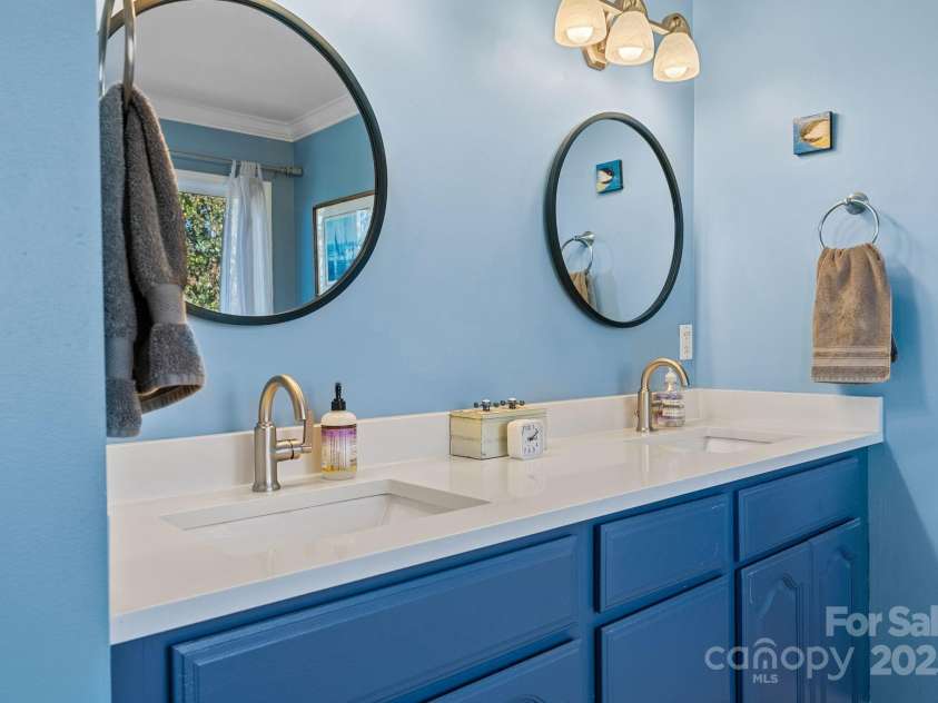 235 Windwhisper Drive, Asheville, NC 28804.  MLS# CAR4330019, YatesRealty ID 2765. 