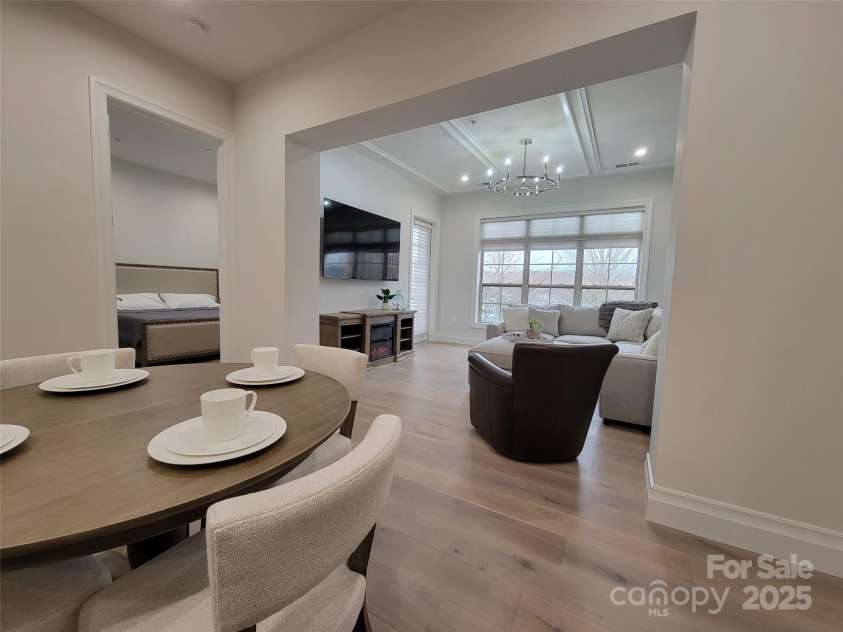 42 Schenck Parkway, Asheville, NC 28803.  MLS# CAR4285558, YatesRealty ID 2765. 