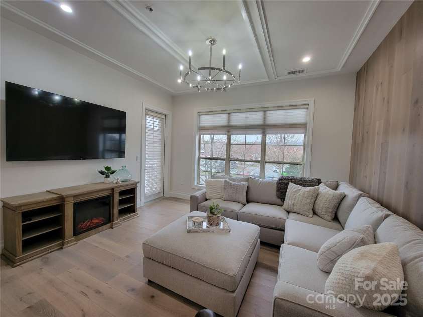 42 Schenck Parkway, Asheville, NC 28803.  MLS# CAR4285558, YatesRealty ID 2765. 