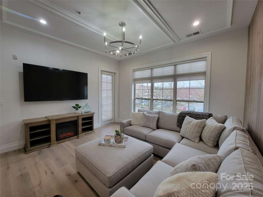 42 Schenck Parkway, Asheville, NC 28803.  MLS# CAR4285558, YatesRealty ID 2765. 