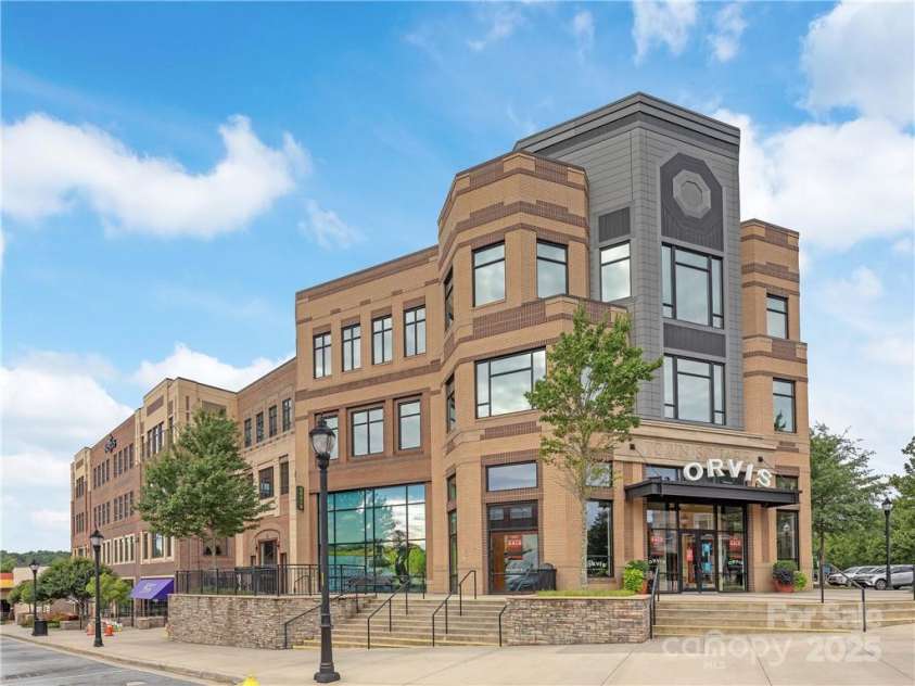 42 Schenck Parkway, Asheville, NC 28803.  MLS# CAR4285558, YatesRealty ID 2765. 