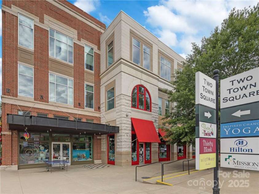 42 Schenck Parkway, Asheville, NC 28803.  MLS# CAR4285558, YatesRealty ID 2765. 