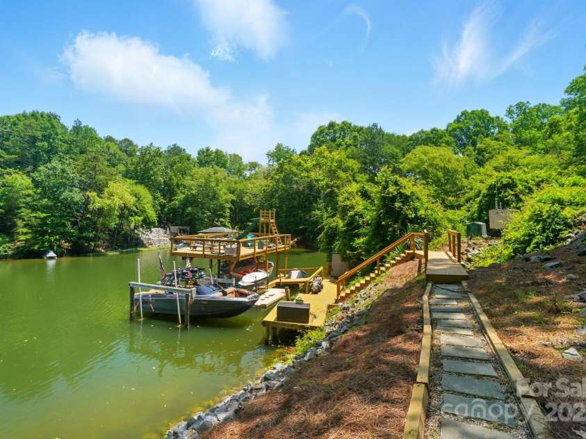 10043 Tepa Place, Tega Cay, SC 29708.  MLS# CAR4268623, YatesRealty ID 27653. 