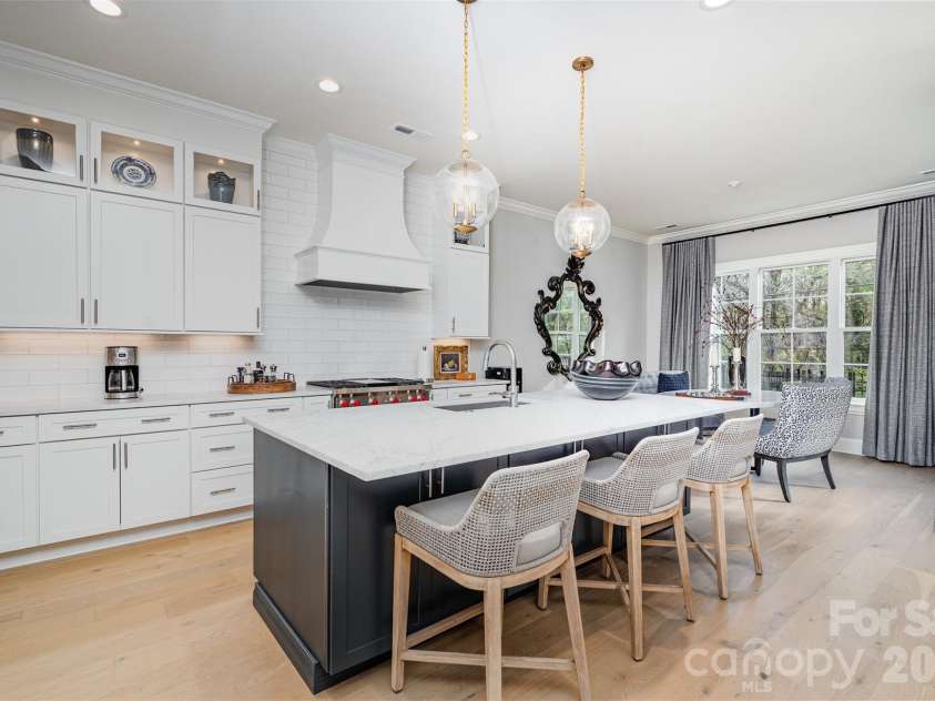 119 Thorncote Place, Charlotte, NC 28226.  MLS# CAR4327053, YatesRealty ID 27654. 