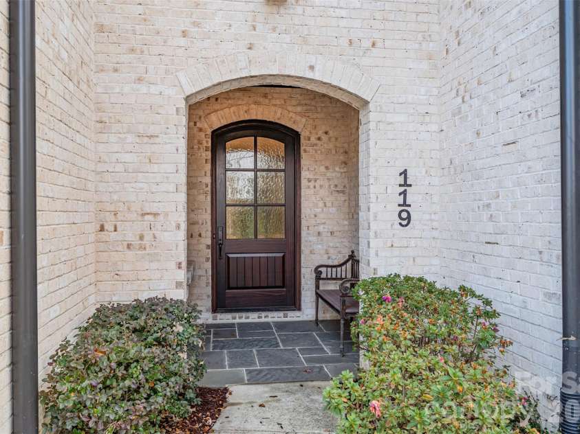119 Thorncote Place, Charlotte, NC 28226.  MLS# CAR4327053, YatesRealty ID 27654. Front entryway