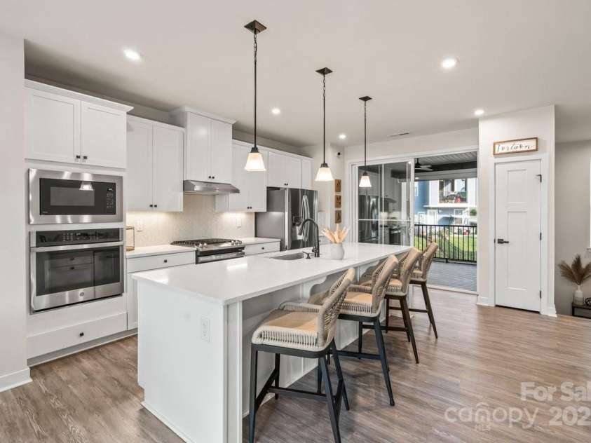 932 Portrush Lane, Tega Cay, SC 29708.  MLS# CAR4279795, YatesRealty ID 27656. 