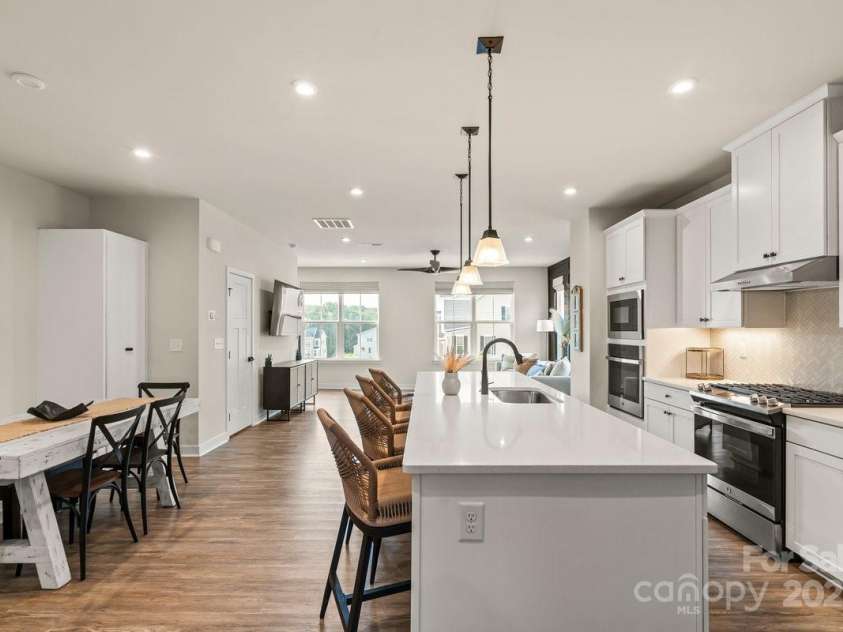 932 Portrush Lane, Tega Cay, SC 29708.  MLS# CAR4279795, YatesRealty ID 27656. 