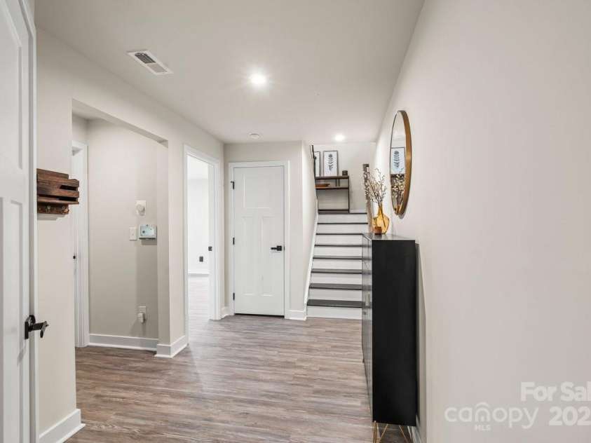 932 Portrush Lane, Tega Cay, SC 29708.  MLS# CAR4279795, YatesRealty ID 27656. Entry Way