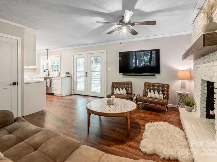 74 English Drive, Candler, NC 28715.  MLS# CAR4279672, YatesRealty ID 27657. 