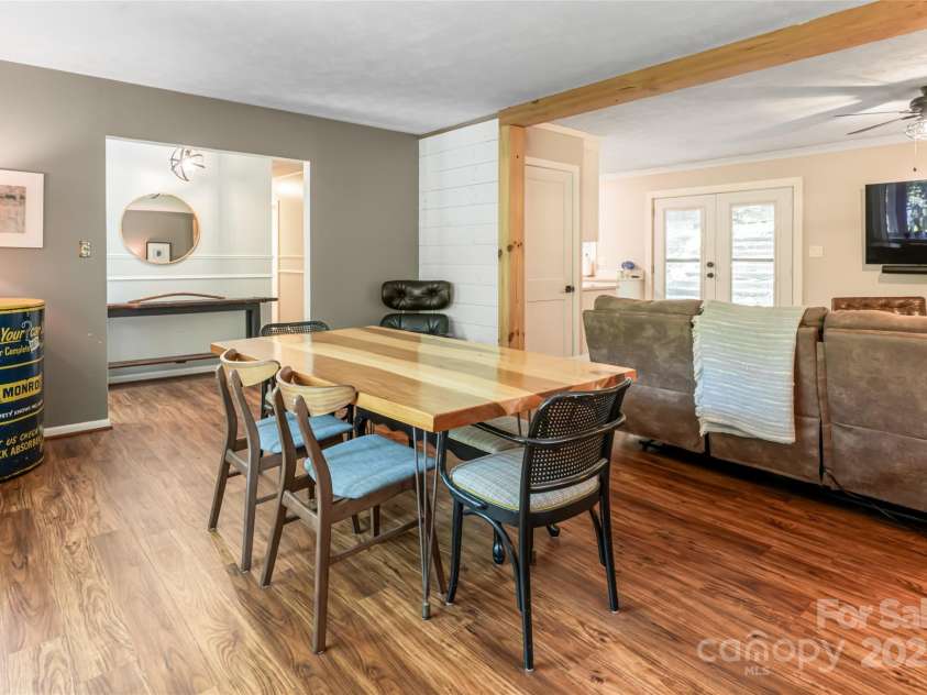 74 English Drive, Candler, NC 28715.  MLS# CAR4279672, YatesRealty ID 27657. 