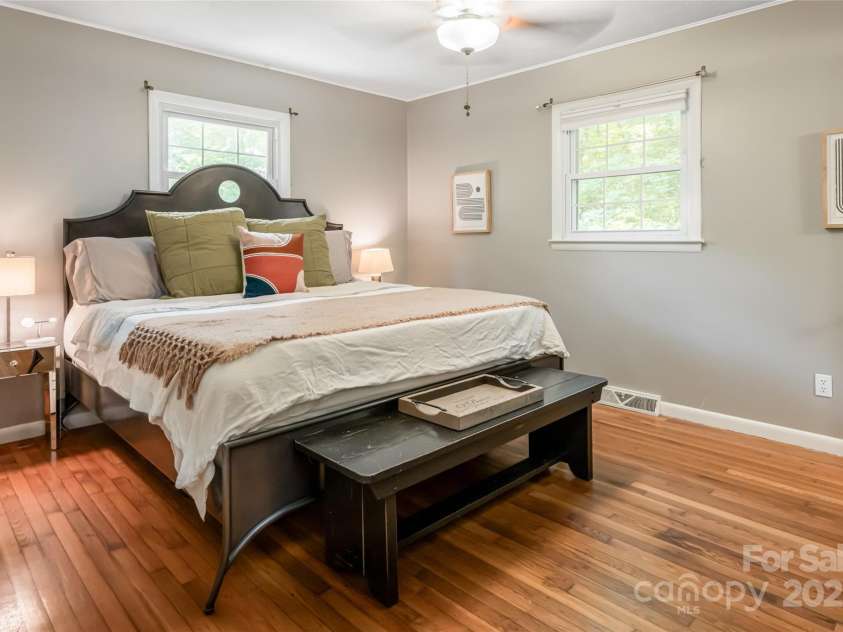 74 English Drive, Candler, NC 28715.  MLS# CAR4279672, YatesRealty ID 27657. 