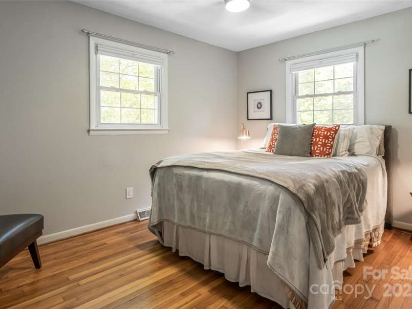 74 English Drive, Candler, NC 28715.  MLS# CAR4279672, YatesRealty ID 27657. 
