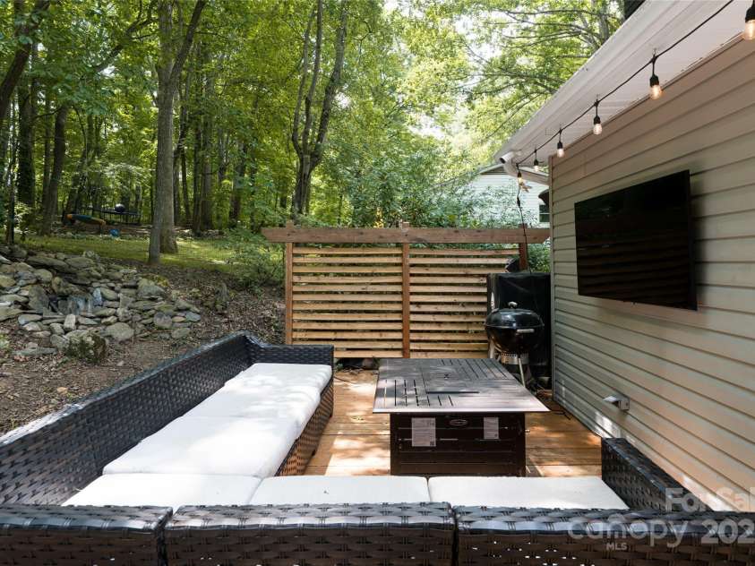 74 English Drive, Candler, NC 28715.  MLS# CAR4279672, YatesRealty ID 27657. 