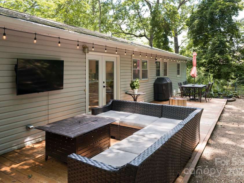 74 English Drive, Candler, NC 28715.  MLS# CAR4279672, YatesRealty ID 27657. 