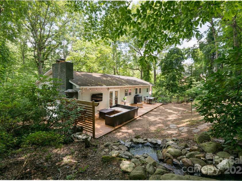 74 English Drive, Candler, NC 28715.  MLS# CAR4279672, YatesRealty ID 27657. 