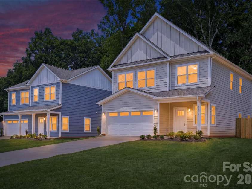 9218 Pinenoll Lane, Charlotte, NC 28215.  MLS# CAR4376745, YatesRealty ID 27657. 
