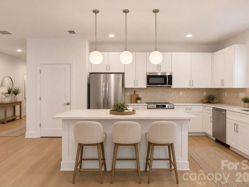 9218 Pinenoll Lane, Charlotte, NC 28215.  MLS# CAR4376745, YatesRealty ID 27657. 