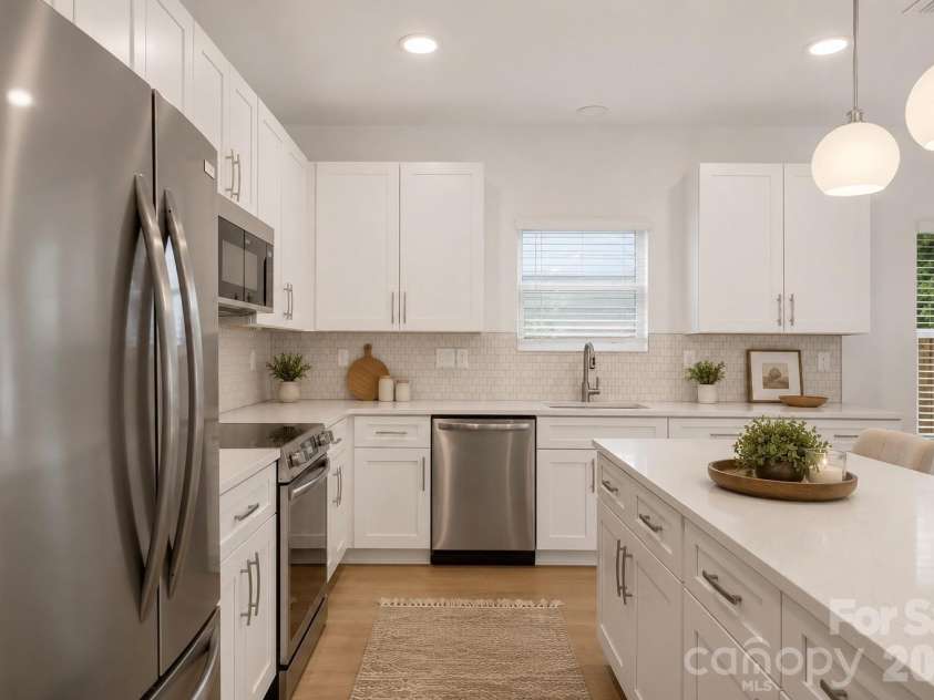 9218 Pinenoll Lane, Charlotte, NC 28215.  MLS# CAR4376745, YatesRealty ID 27657. 