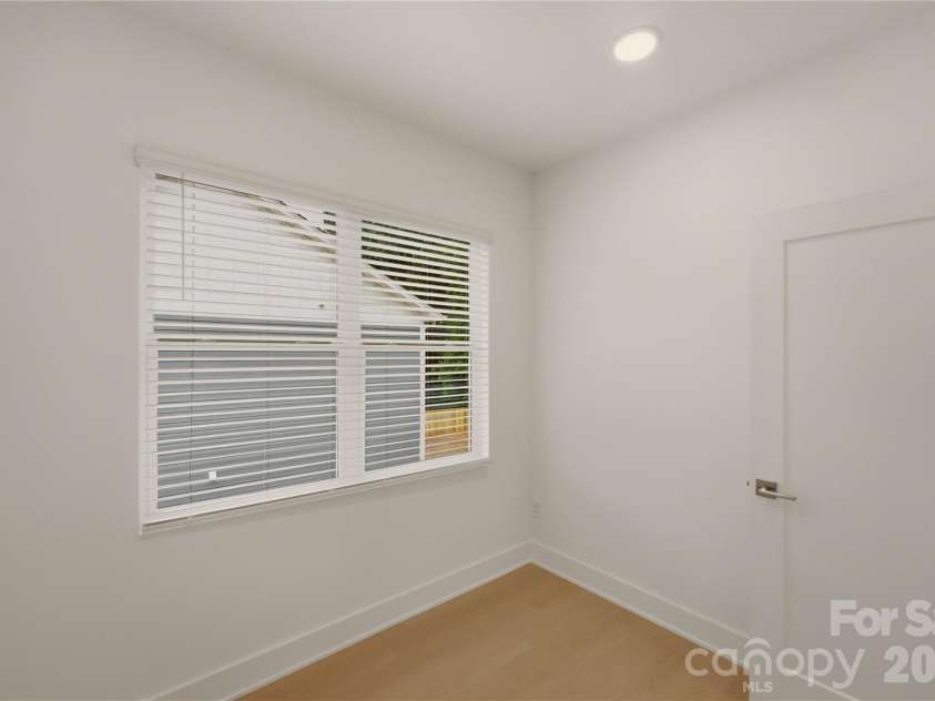 9218 Pinenoll Lane, Charlotte, NC 28215.  MLS# CAR4376745, YatesRealty ID 27657. Office on upper