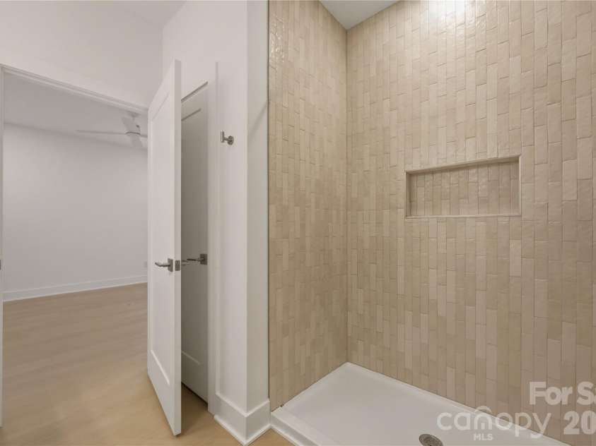 9218 Pinenoll Lane, Charlotte, NC 28215.  MLS# CAR4376745, YatesRealty ID 27657. Primary shower