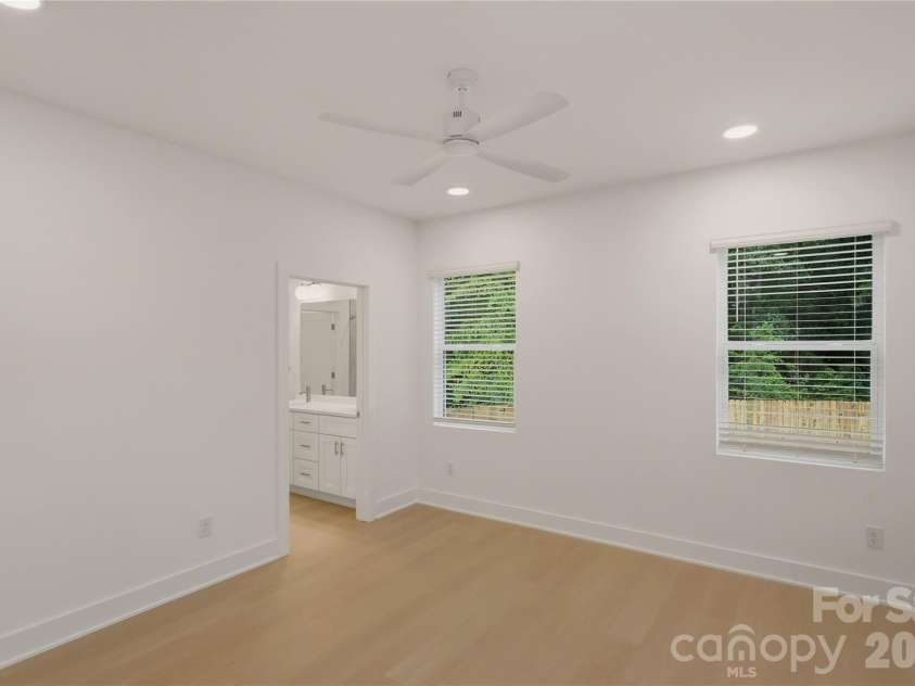 9218 Pinenoll Lane, Charlotte, NC 28215.  MLS# CAR4376745, YatesRealty ID 27657. Primary suite on upper