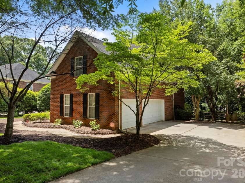 16017 Chiltern Lane, Huntersville, NC 28078.  MLS# CAR4378019, YatesRealty ID 27659. 