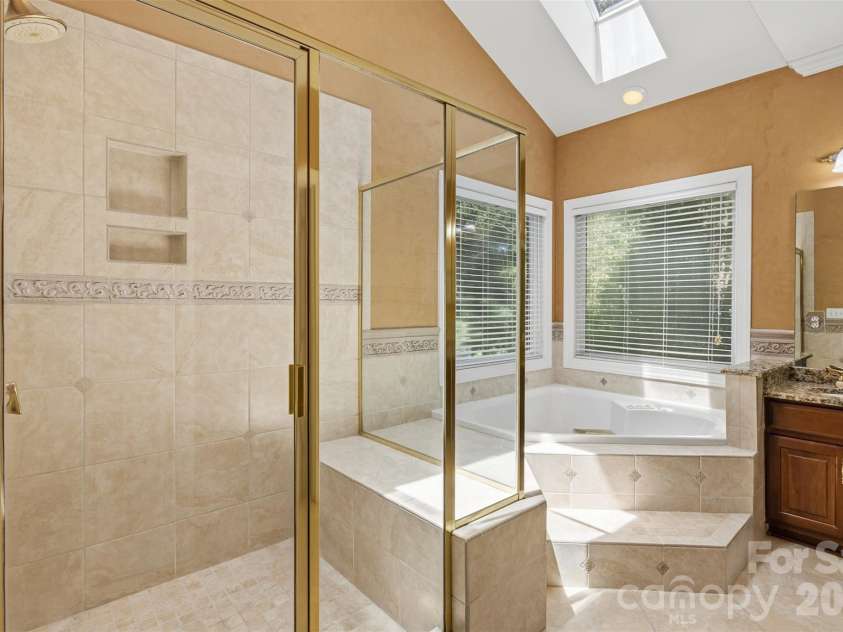 16017 Chiltern Lane, Huntersville, NC 28078.  MLS# CAR4378019, YatesRealty ID 27659. 
