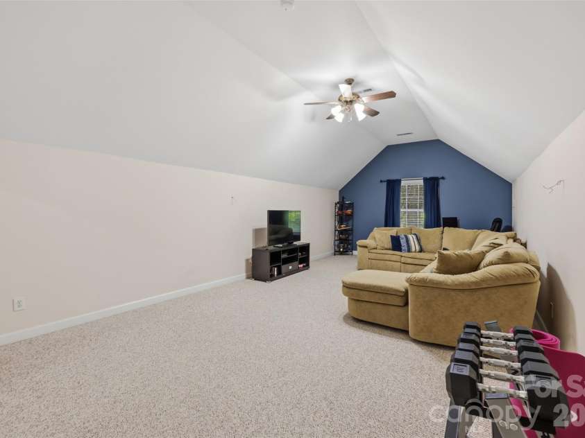 16017 Chiltern Lane, Huntersville, NC 28078.  MLS# CAR4378019, YatesRealty ID 27659. 