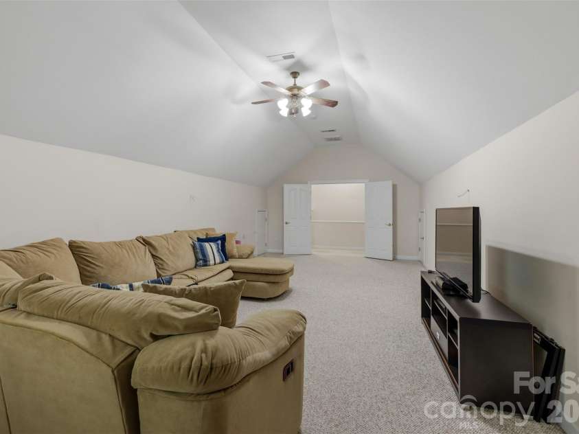 16017 Chiltern Lane, Huntersville, NC 28078.  MLS# CAR4378019, YatesRealty ID 27659. 
