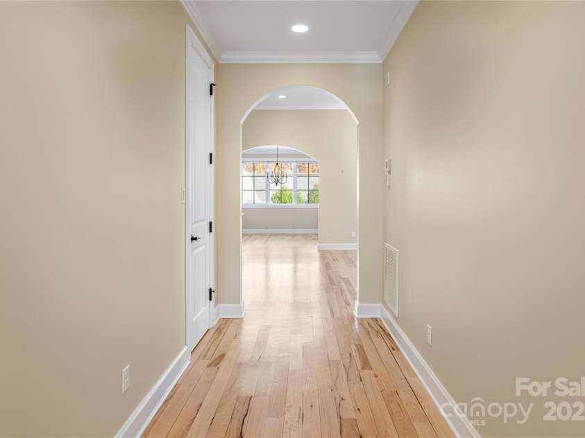 38 Chantilly Drive, Asheville, NC 28804.  MLS# CAR4320562, YatesRealty ID 2766. 