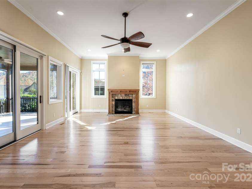 38 Chantilly Drive, Asheville, NC 28804.  MLS# CAR4320562, YatesRealty ID 2766. 