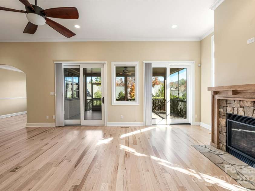 38 Chantilly Drive, Asheville, NC 28804.  MLS# CAR4320562, YatesRealty ID 2766. 