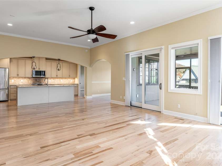 38 Chantilly Drive, Asheville, NC 28804.  MLS# CAR4320562, YatesRealty ID 2766. 