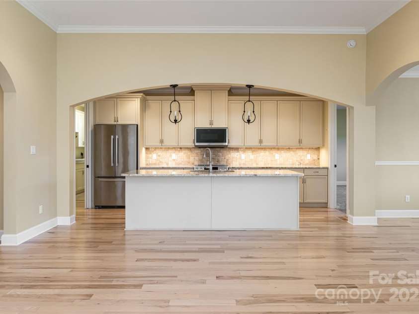 38 Chantilly Drive, Asheville, NC 28804.  MLS# CAR4320562, YatesRealty ID 2766. 